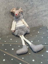 Load image into Gallery viewer, Sitting fabric Mouse